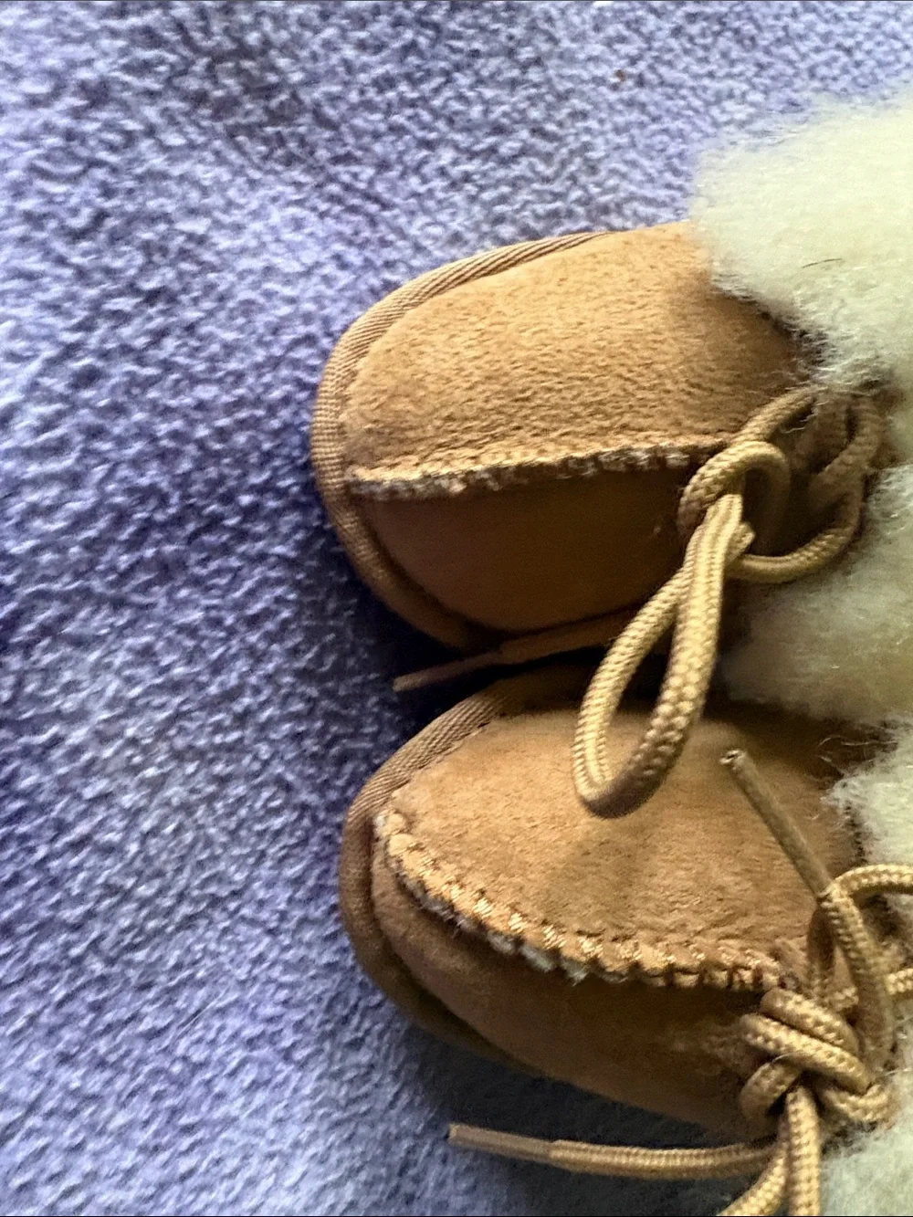 Cloud nine infant booties with sheepskin lining